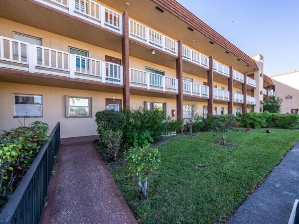 9281 Sunrise Lakes Blvd, Unit 107, Sunrise, FL 33322