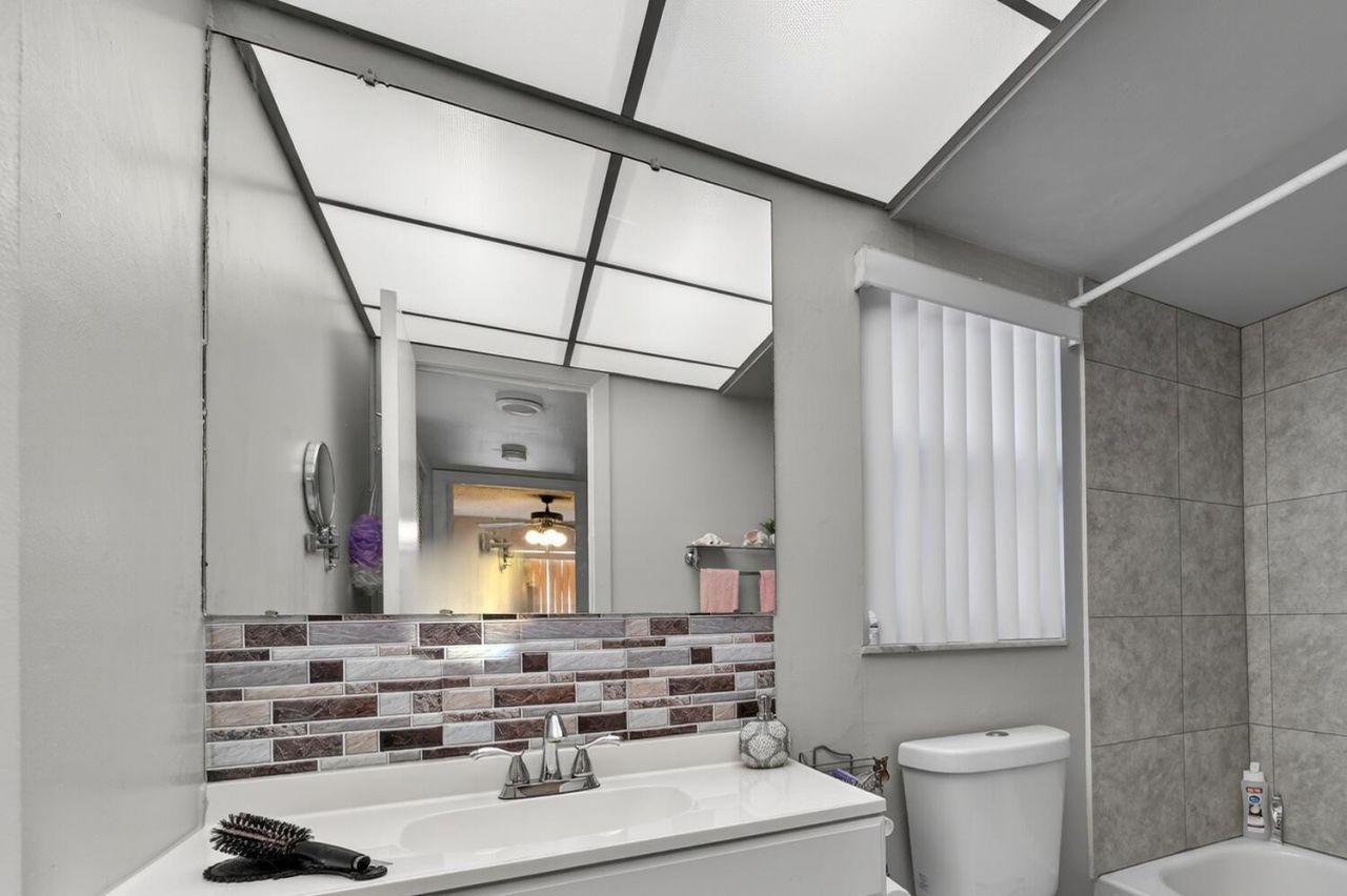 9281 Sunrise Lakes Boulevard, Unit 107, Sunrise, FL 33322 Photo