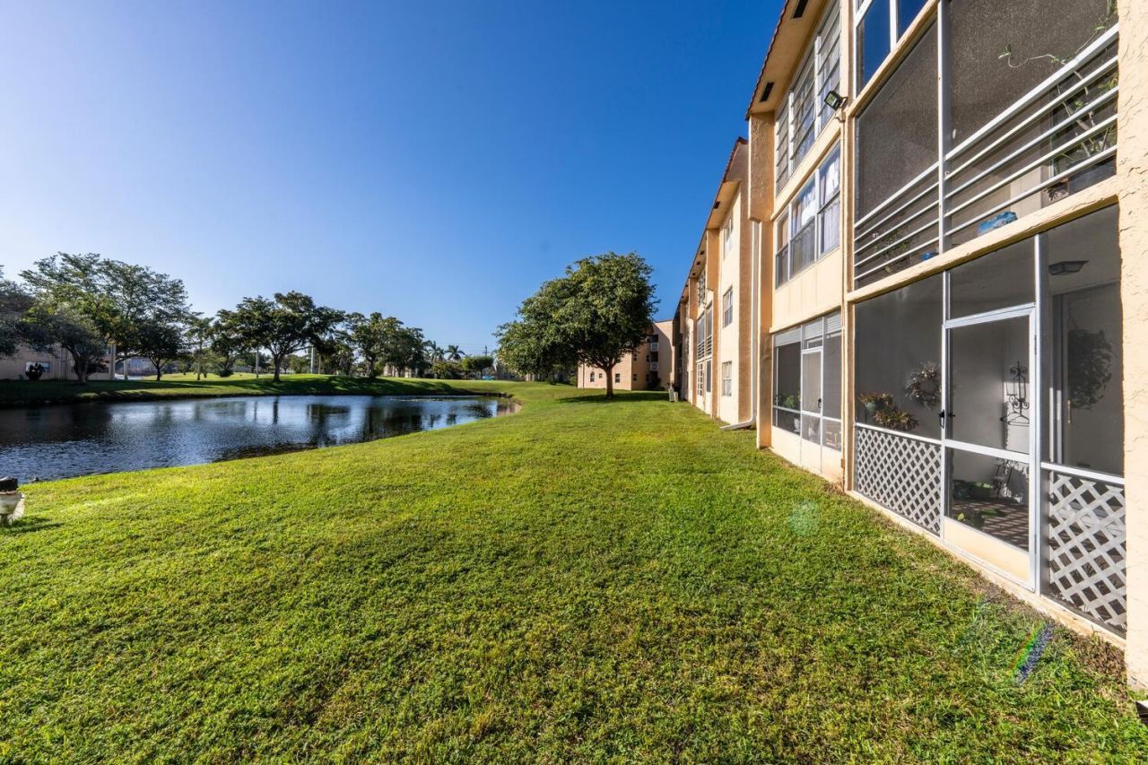 9281 Sunrise Lakes Boulevard, Unit 107, Sunrise, FL 33322 Photo