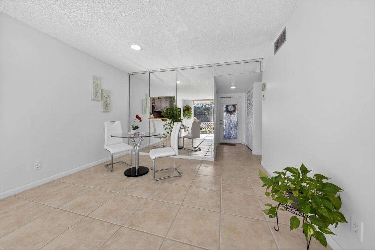 9281 Sunrise Lakes Boulevard, Unit 107, Sunrise, FL 33322 Photo