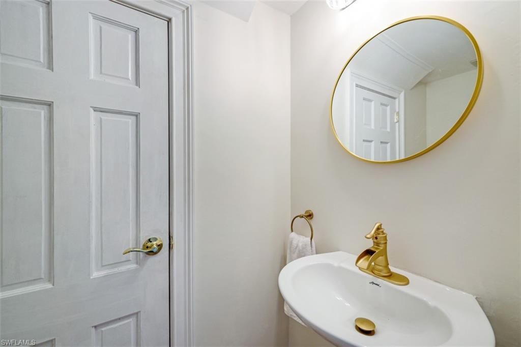 1030 Aqua Ln, Fort Myers, FL 33919 Photo