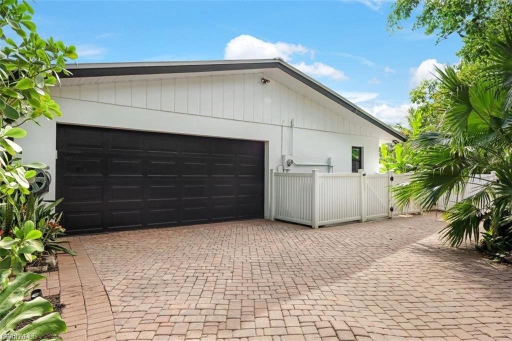 1030 Aqua Ln, Fort Myers, FL 33919 Photo