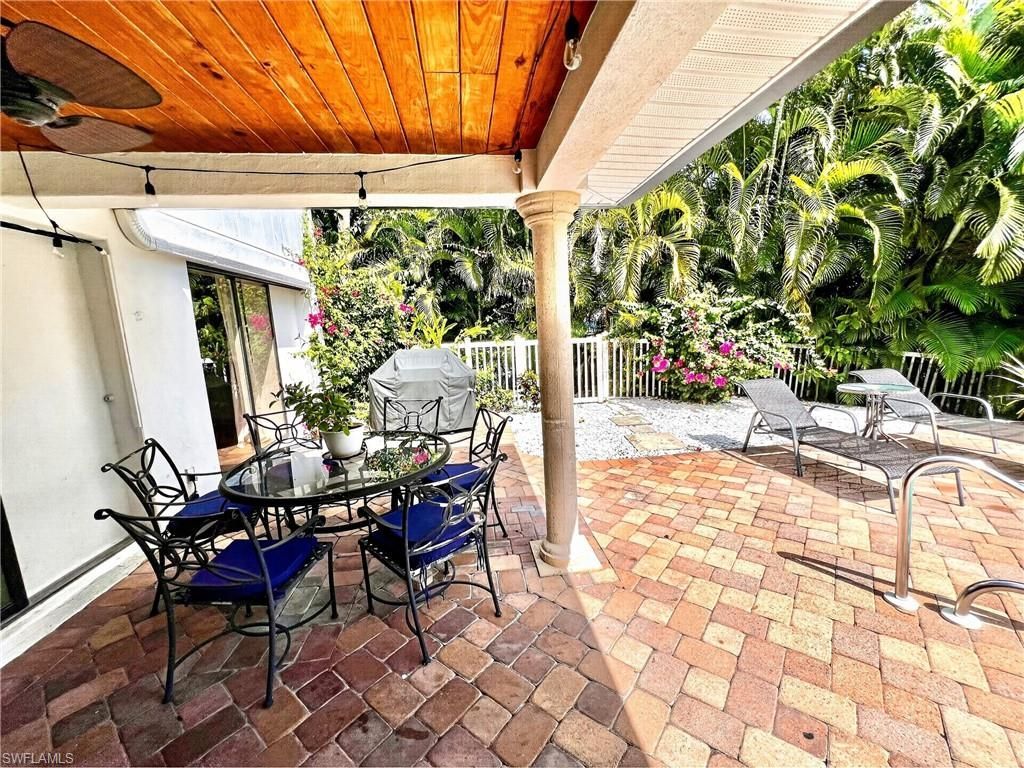 1030 Aqua Ln, Fort Myers, FL 33919 Photo