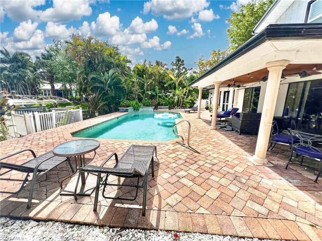 1030 Aqua Ln, Fort Myers, FL 33919 Photo
