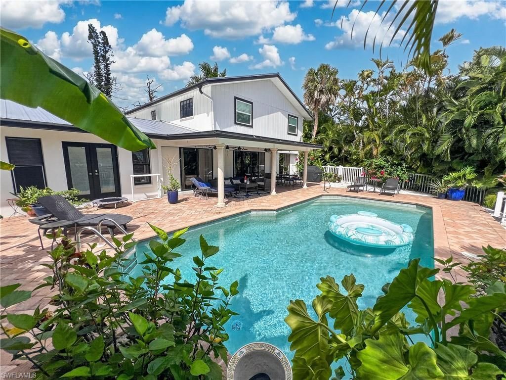 1030 Aqua Ln, Fort Myers, FL 33919 Photo