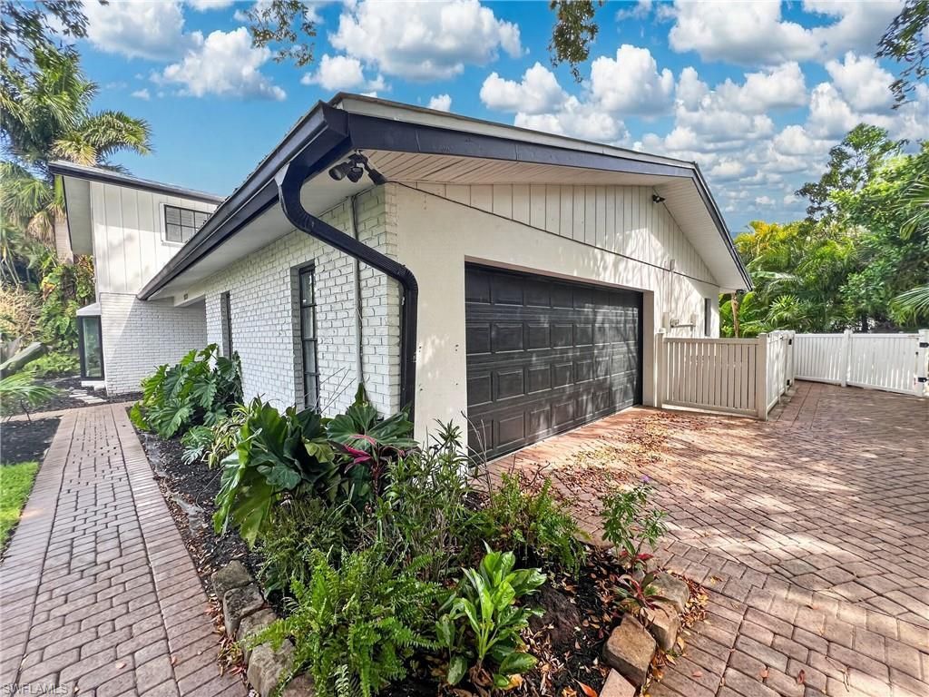 1030 Aqua Ln, Fort Myers, FL 33919 Photo