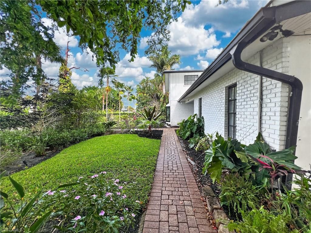 1030 Aqua Ln, Fort Myers, FL 33919 Photo