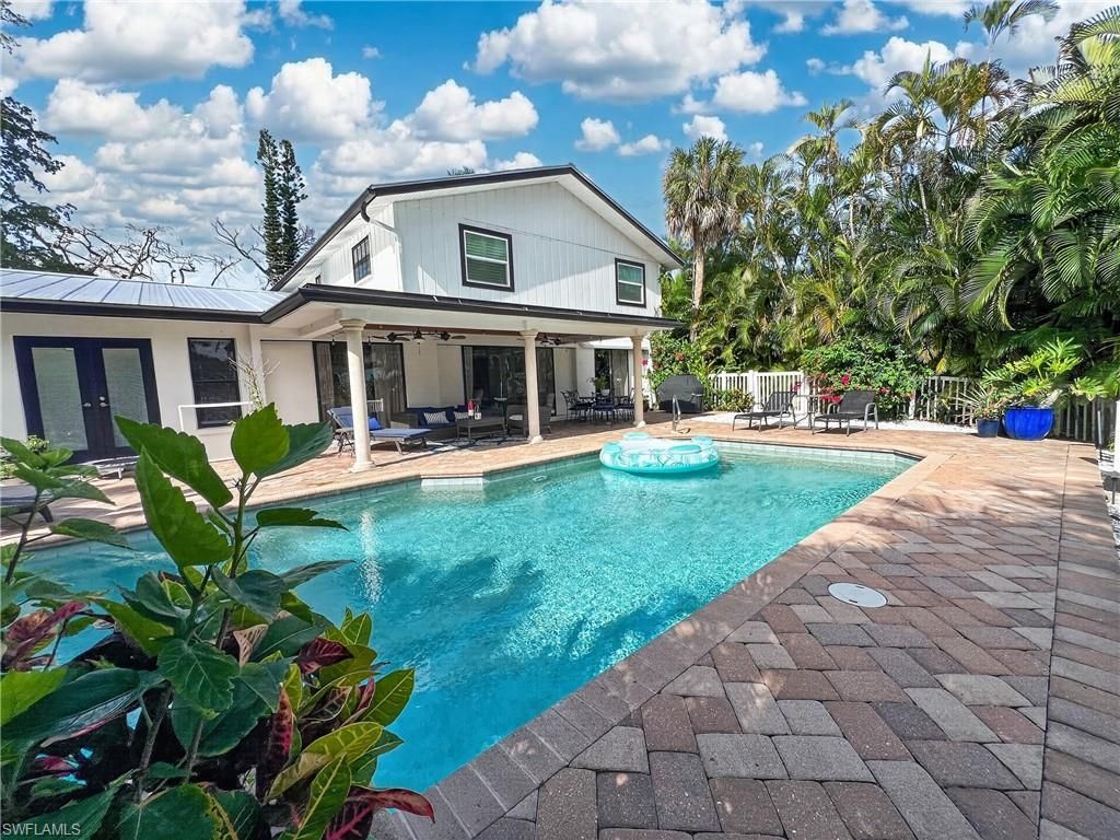1030 Aqua Ln, Fort Myers, FL 33919 Photo