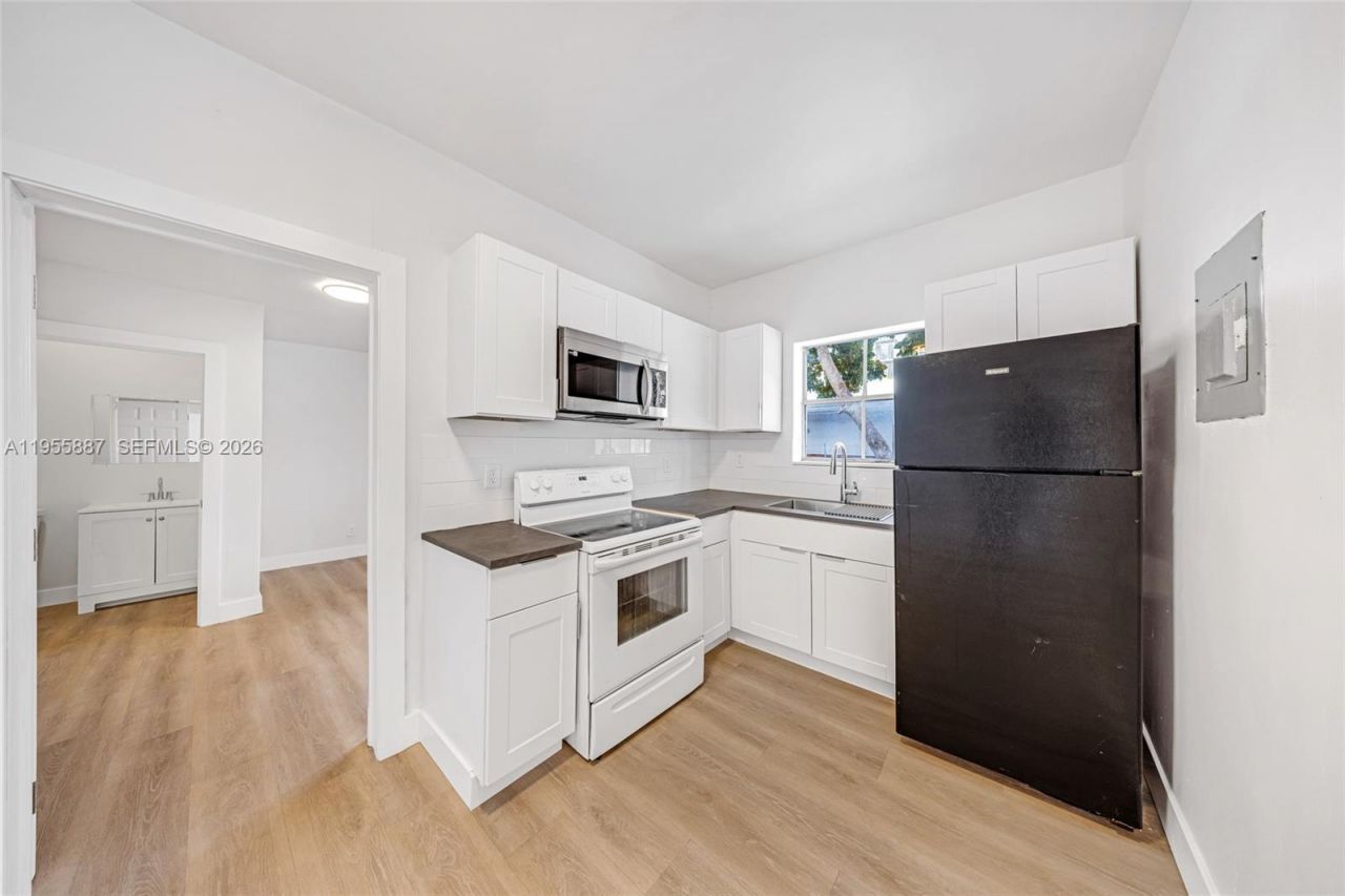 1648 NW 33rd St, Miami, FL 33142 Photo