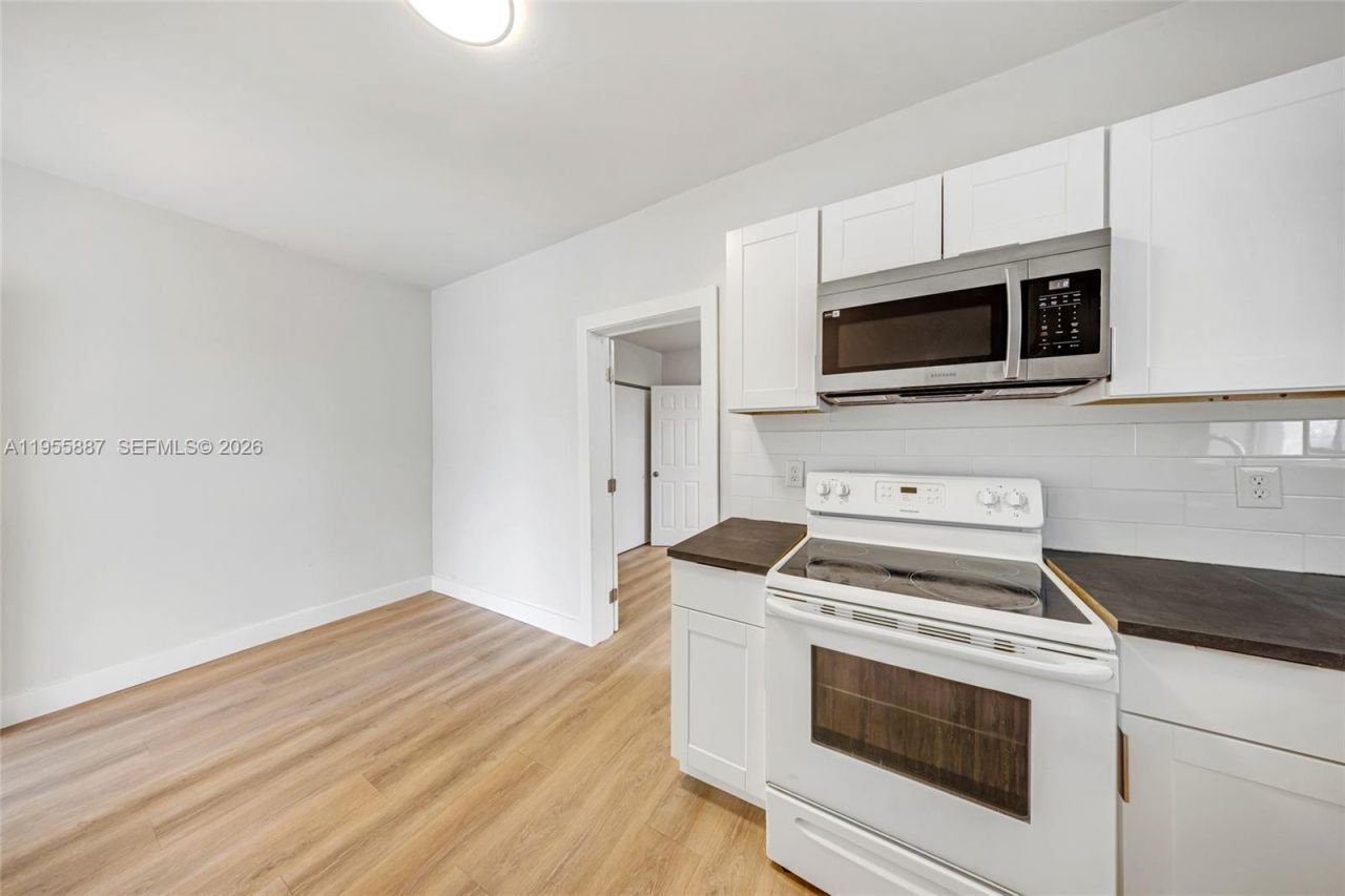 1648 NW 33rd St, Miami, FL 33142 Photo