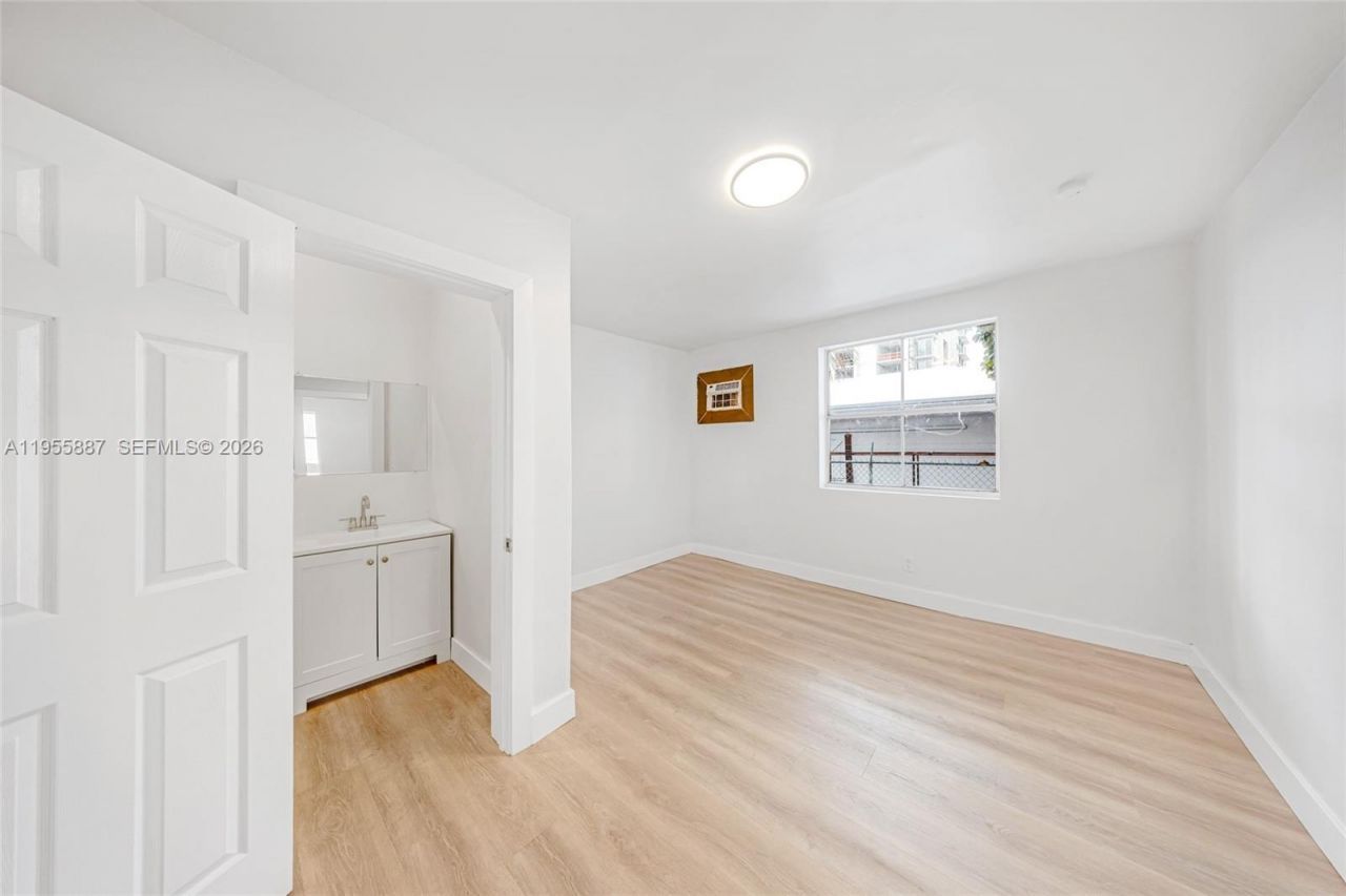 1648 NW 33rd St, Miami, FL 33142 Photo