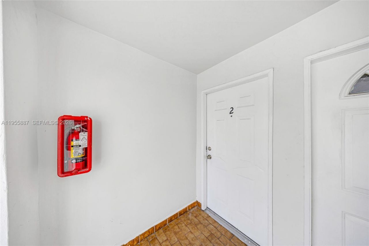 1648 NW 33rd St, Miami, FL 33142 Photo