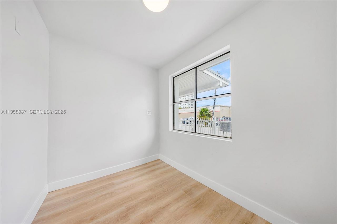 1648 NW 33rd St, Miami, FL 33142 Photo