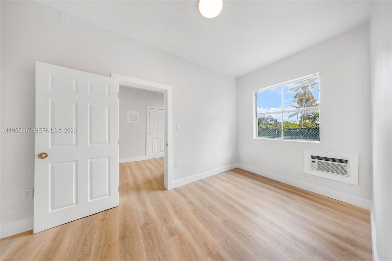 1648 NW 33rd St, Miami, FL 33142 Photo