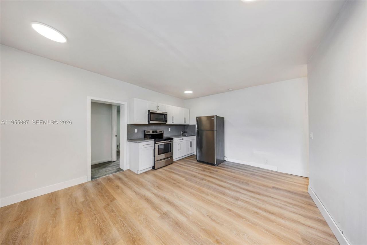 1648 NW 33rd St, Miami, FL 33142 Photo