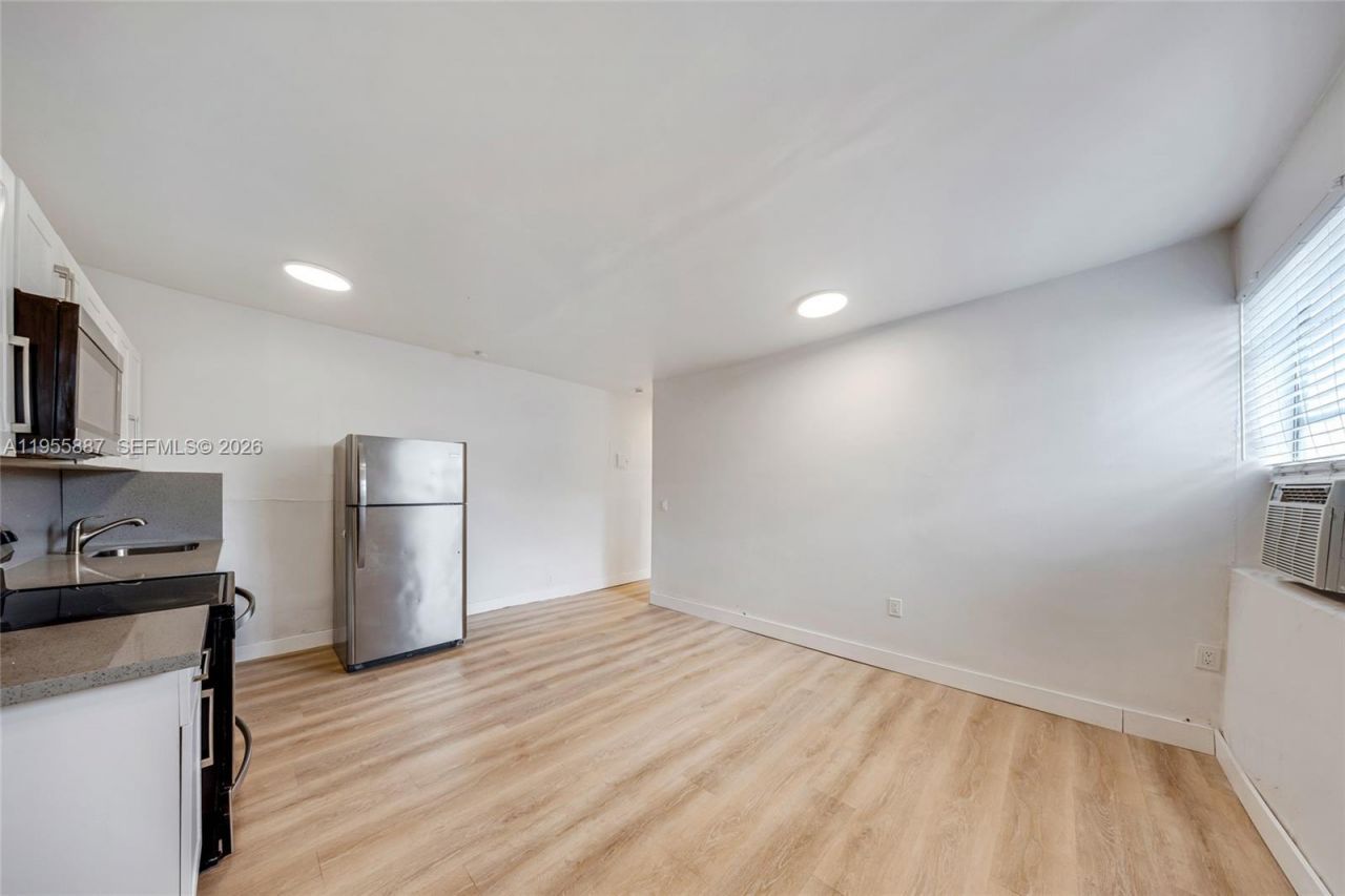 1648 NW 33rd St, Miami, FL 33142 Photo