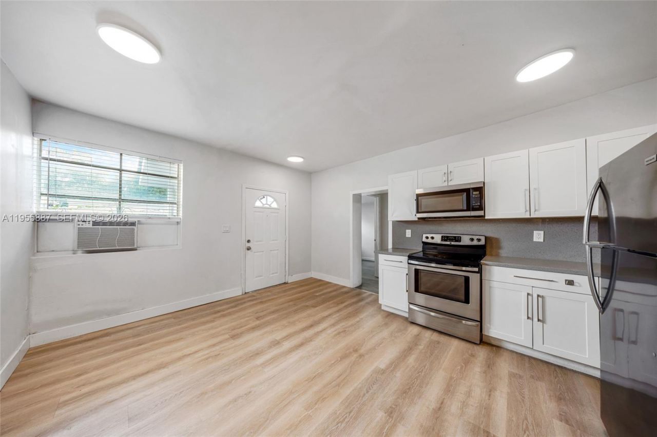 1648 NW 33rd St, Miami, FL 33142 Photo