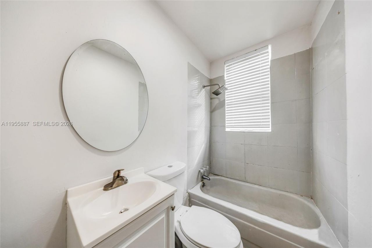 1648 NW 33rd St, Miami, FL 33142 Photo