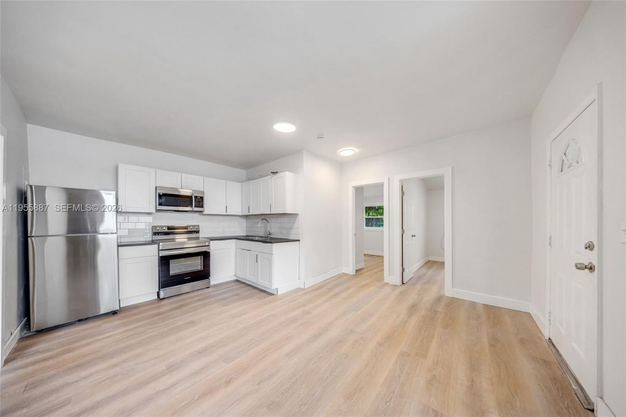 1648 NW 33rd St, Miami, FL 33142 Photo