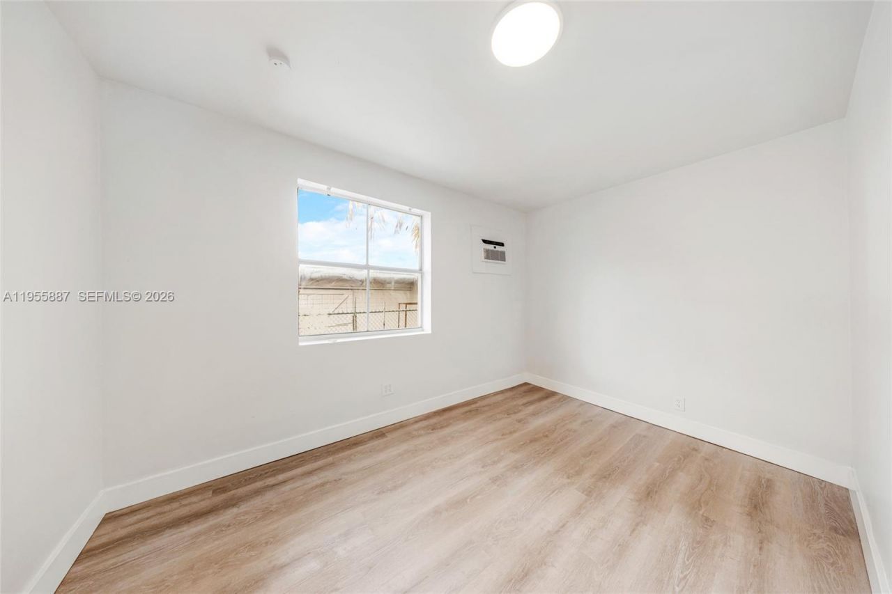 1648 NW 33rd St, Miami, FL 33142 Photo