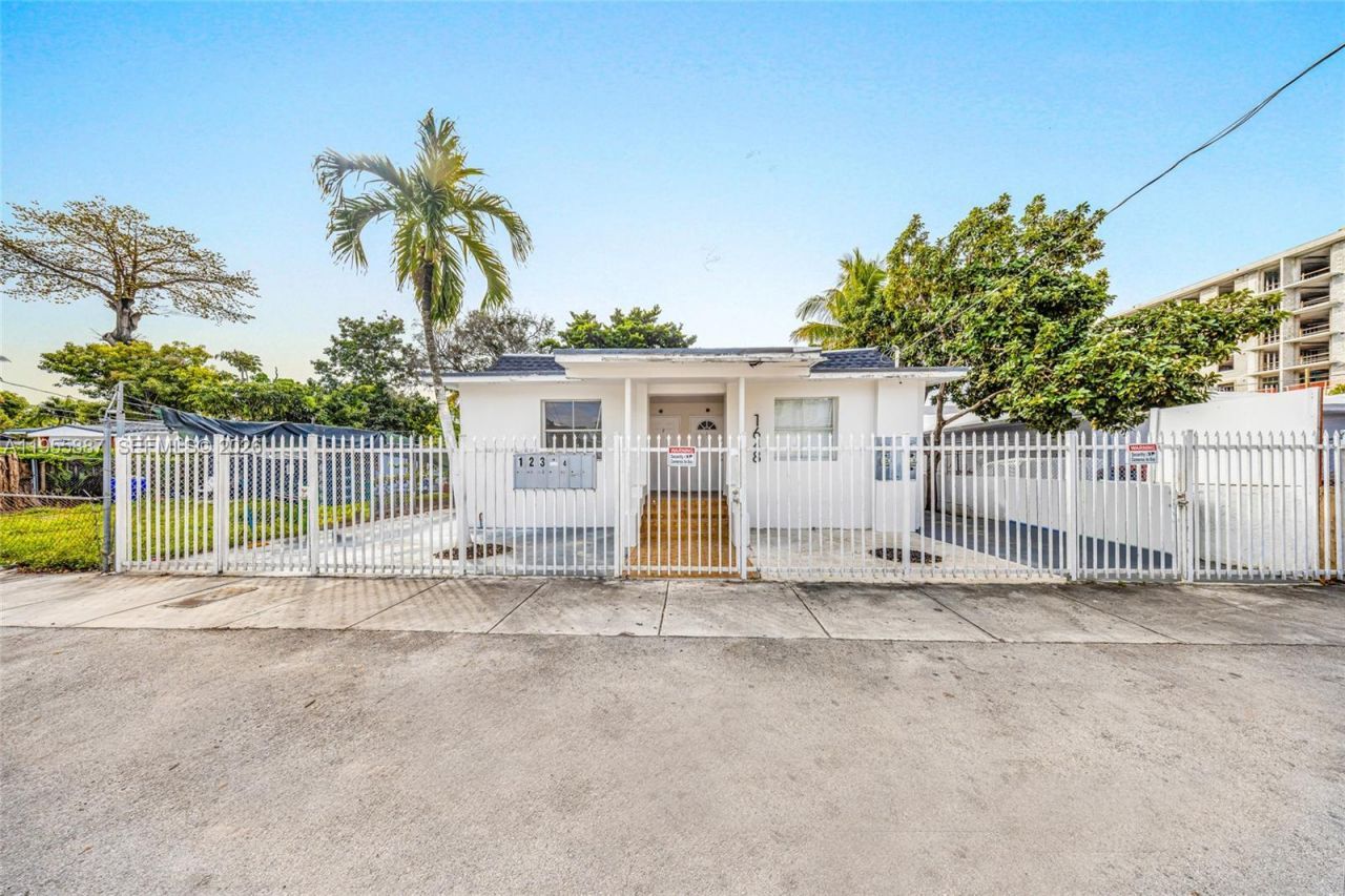 1648 NW 33rd St, Miami, FL 33142 Photo