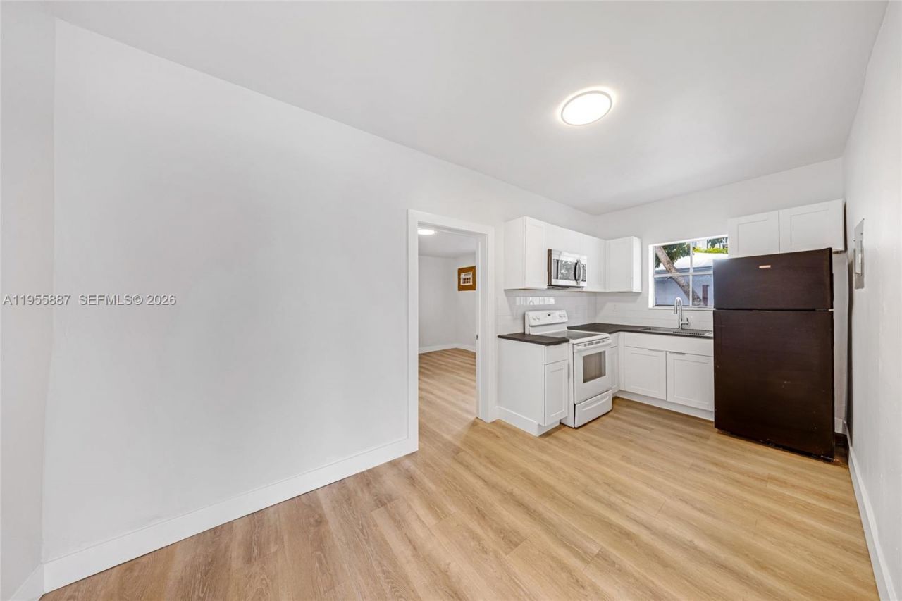 1648 NW 33rd St, Miami, FL 33142 Photo