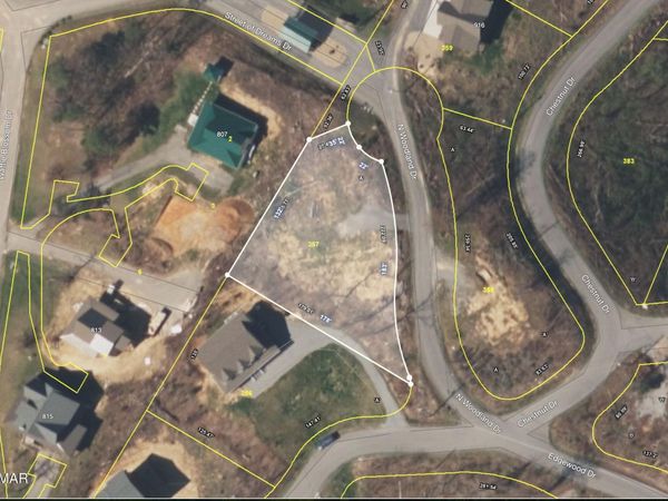 909 N Woodland Drive, Gatlinburg, TN 37738