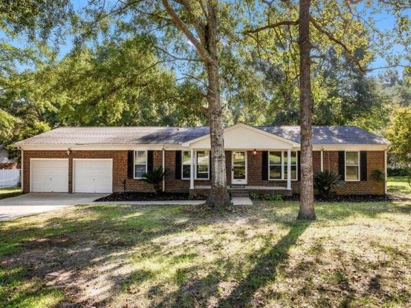 6089 W Dogwood Drive, Crestview, FL 32536