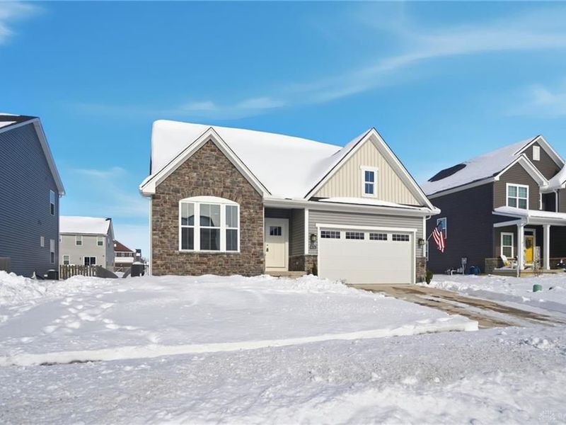 6018 Boxelder Drive, Tipp City, OH 45371 Photo 2