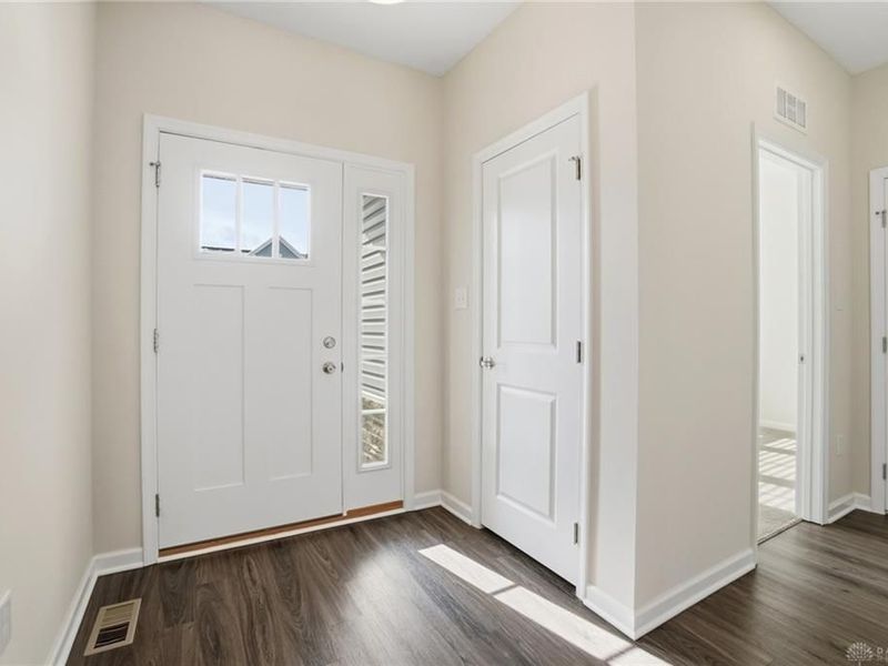 6018 Boxelder Drive, Tipp City, OH 45371 Photo 4