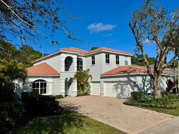 147 Sedona Way, Palm Beach Gardens, FL 33418