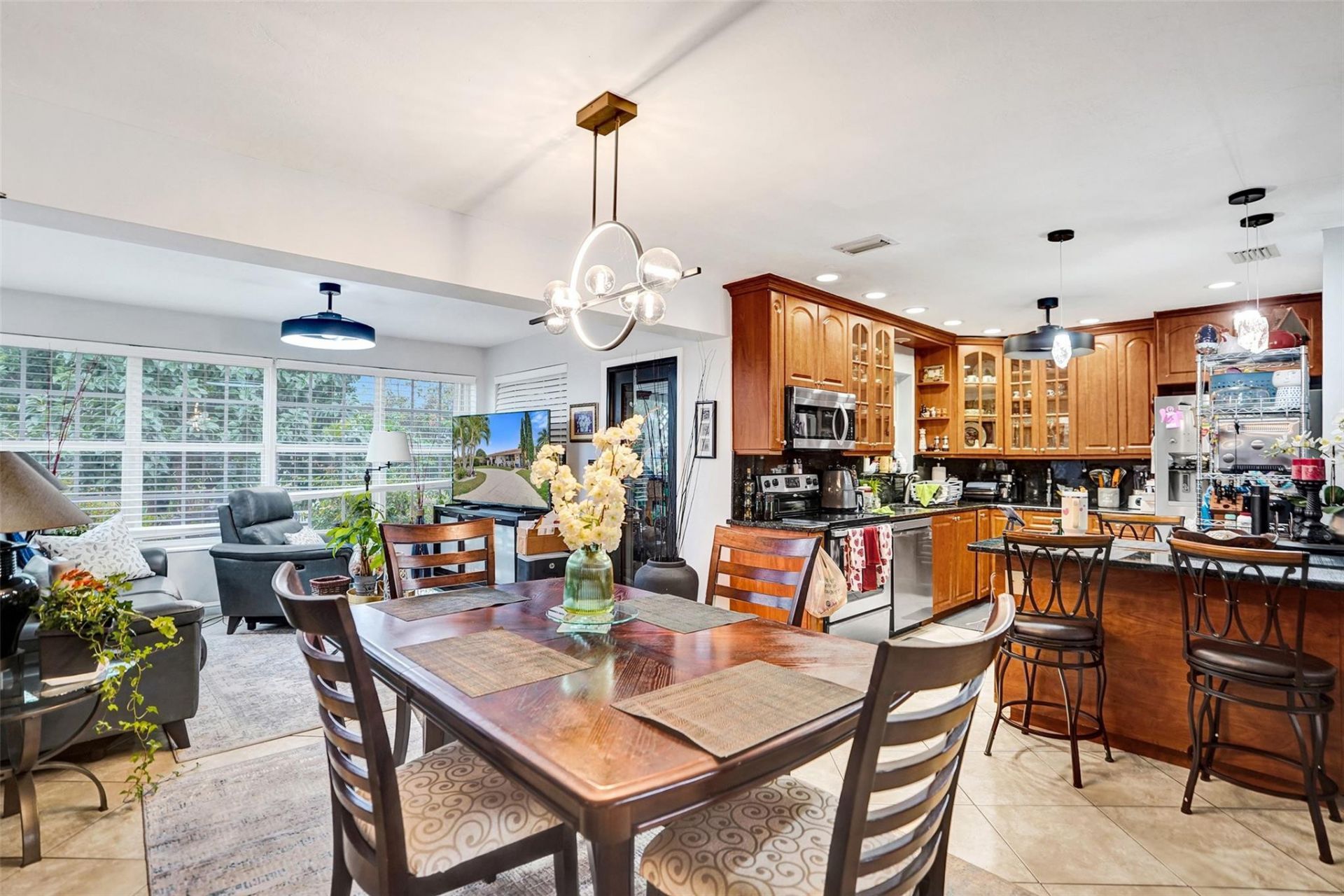 7680 NW 14th St, Pembroke Pines, FL 33024 Photo