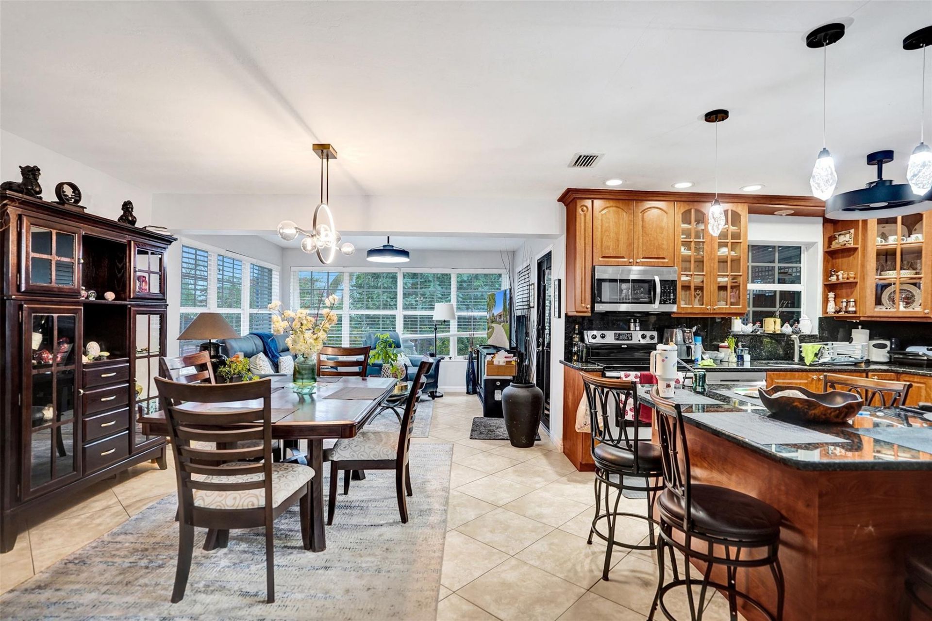 7680 NW 14th St, Pembroke Pines, FL 33024 Photo