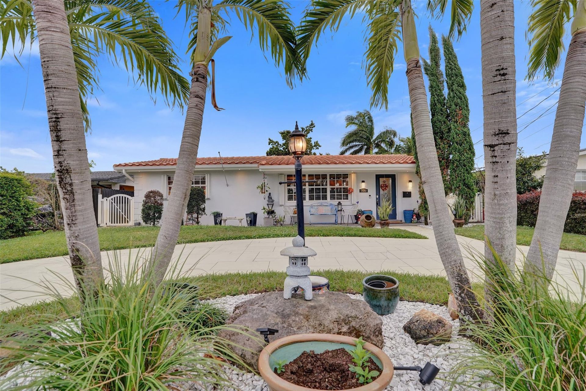 7680 NW 14th St, Pembroke Pines, FL 33024 Photo