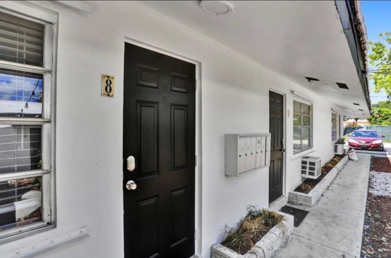 820 NE 16th Avenue, Unit 8, Fort Lauderdale, FL 33304 Photo