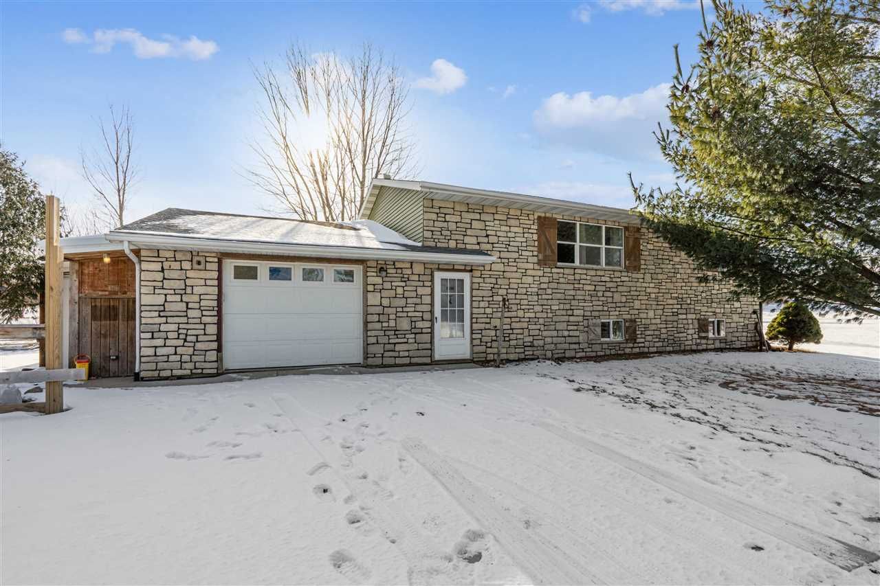 2866 60th St, Vinton, IA 52349 Main Photo