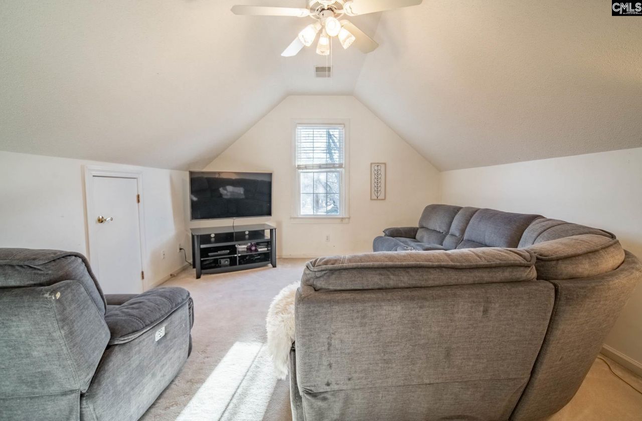 605 Cartgate Circle Photo 33