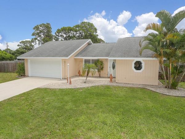 1415 FALCON ROAD, VENICE, FL 34293