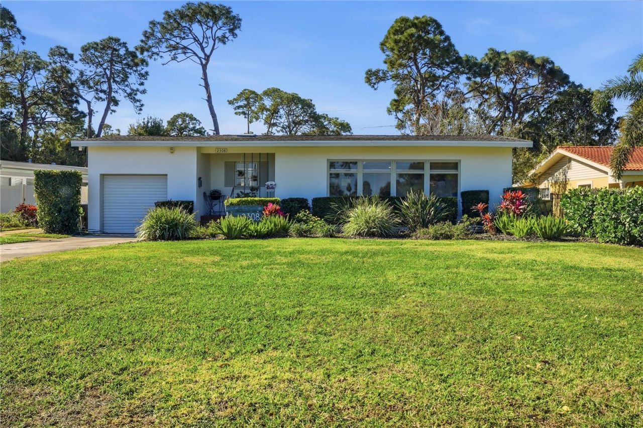 2308 Fairway Avenue S, Saint Petersburg, FL 33712 Main Photo
