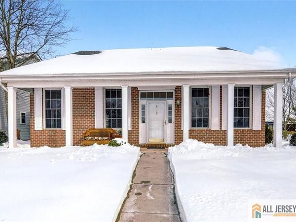 9 Liedtke Drive, Cranbury, NJ 08512
