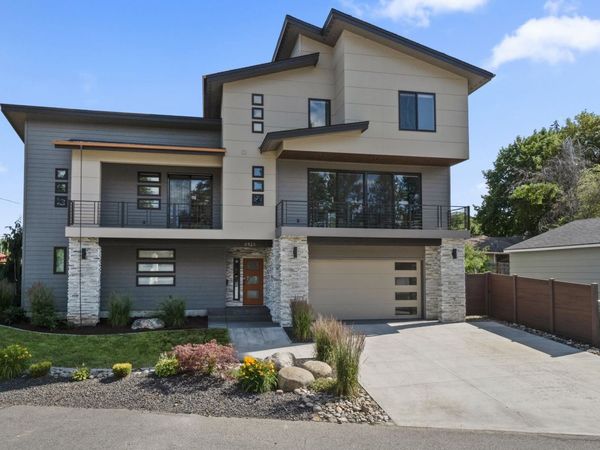 8928 E South Riverway Ave, Millwood, WA 99212