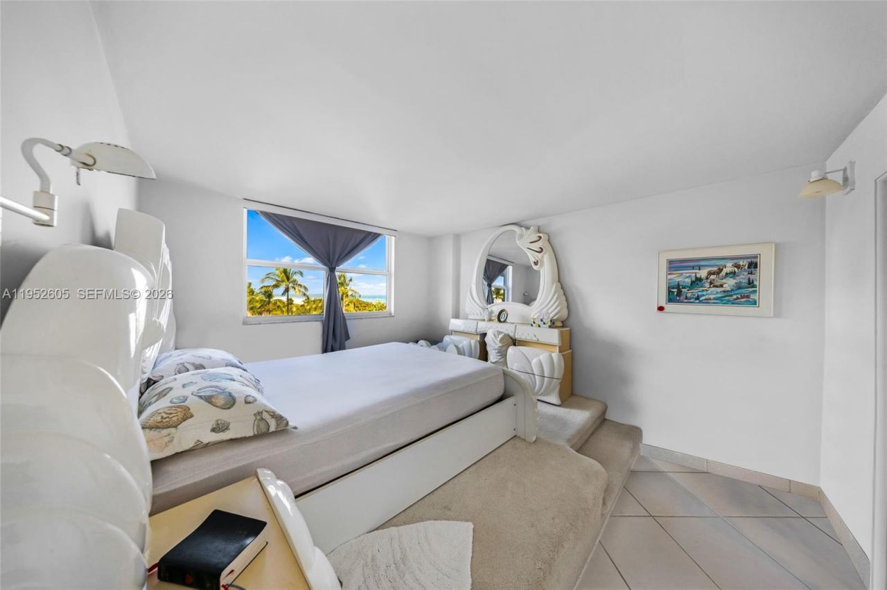 465 Ocean Dr , Unit 419, Miami Beach, FL 33139 Photo