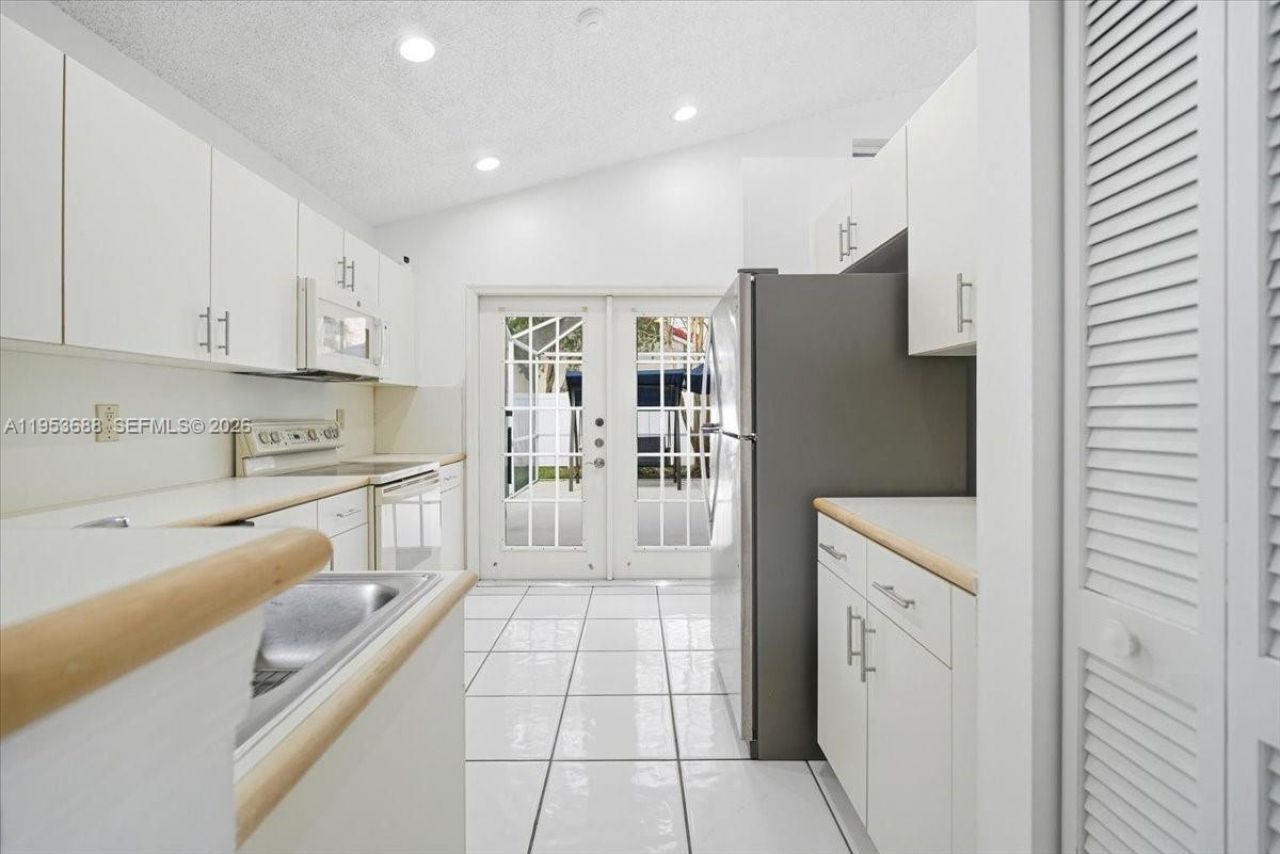 628 Stanton Dr , Weston, FL 33326 Photo