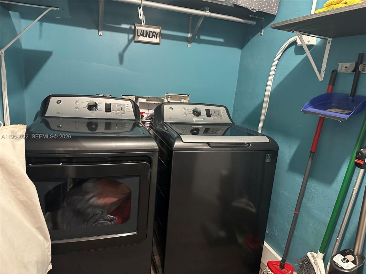 5700 SW 54th Ter, Davie, FL 33314 Photo