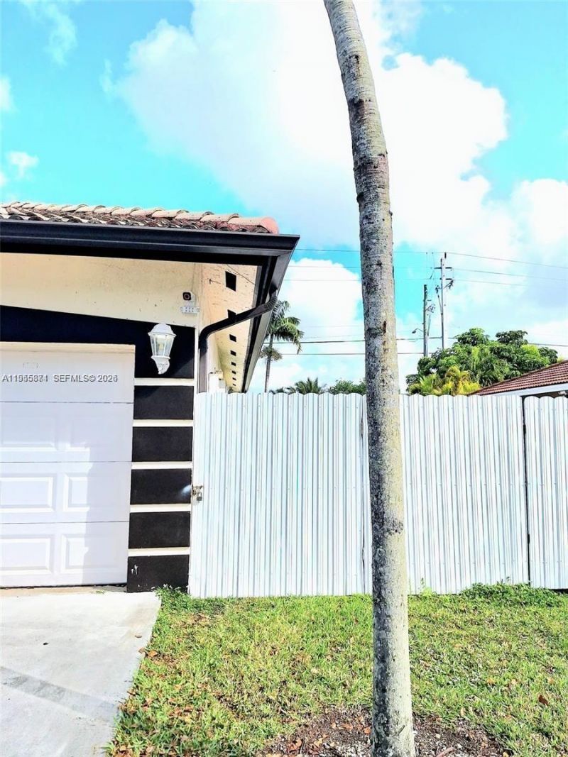 13249 SW 200th Ter, Unit 1, Miami, FL 33177 Photo