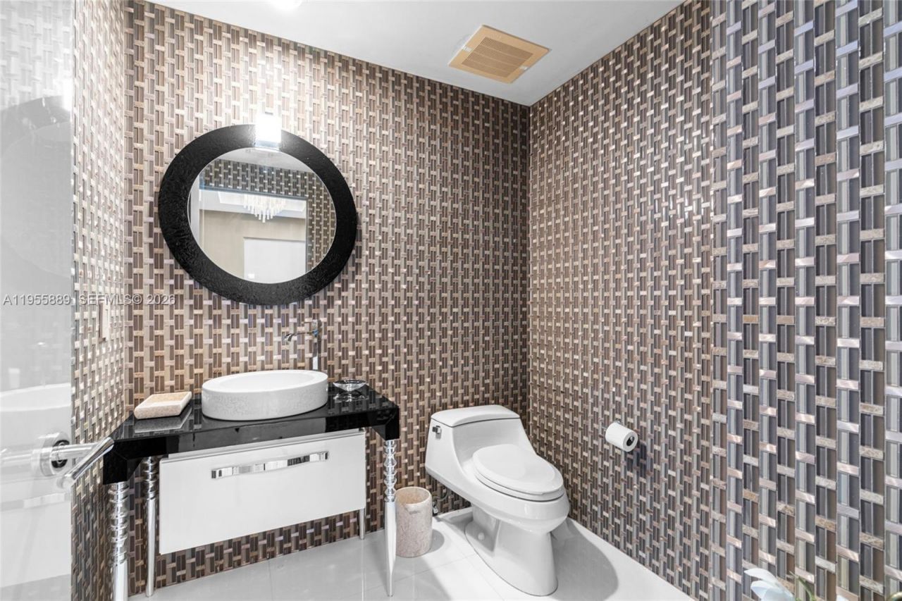 18201 Collins Ave, Unit 709, Sunny Isles Beach, FL 33160 Photo