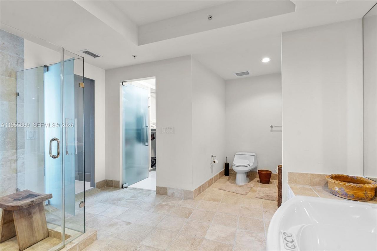 18201 Collins Ave, Unit 709, Sunny Isles Beach, FL 33160 Photo