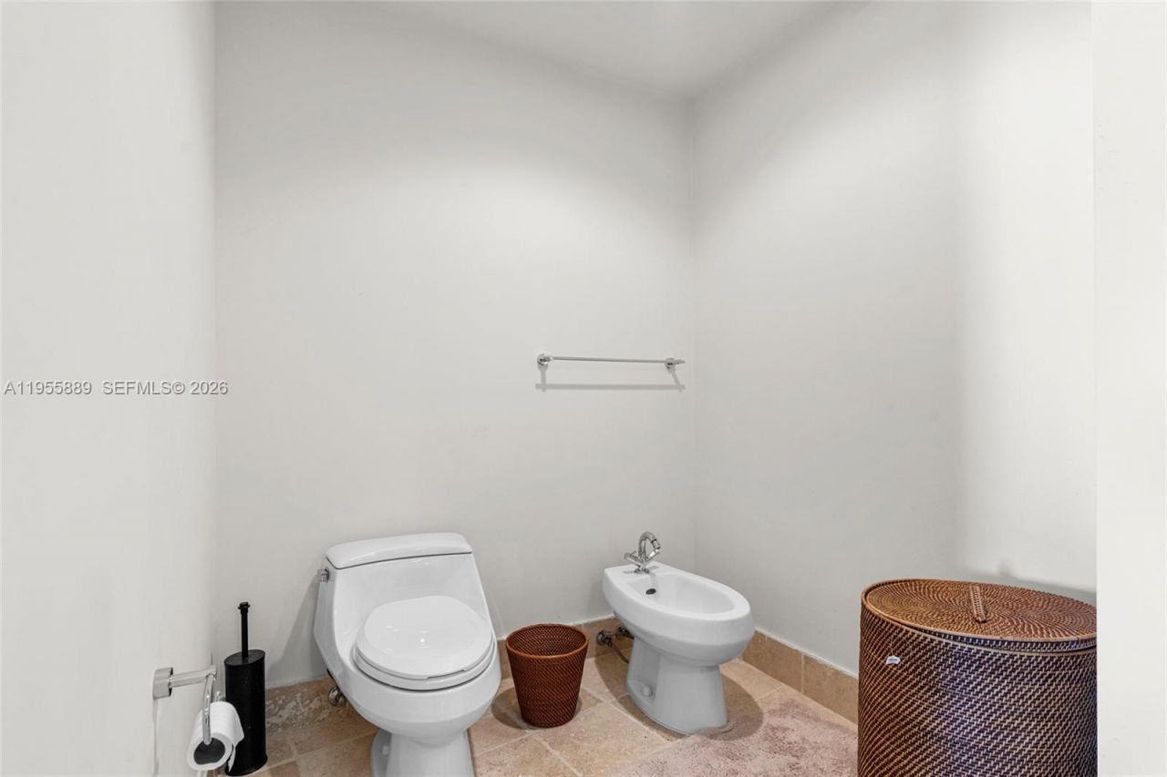 18201 Collins Ave, Unit 709, Sunny Isles Beach, FL 33160 Photo