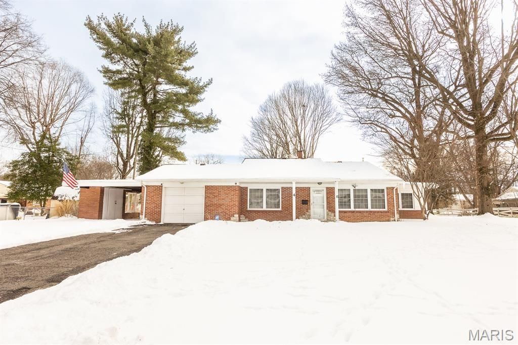 4 Alhambra Court, Swansea, IL 62226 Main Photo