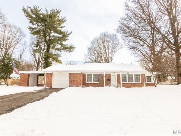 4 Alhambra Court, Swansea, IL 62226